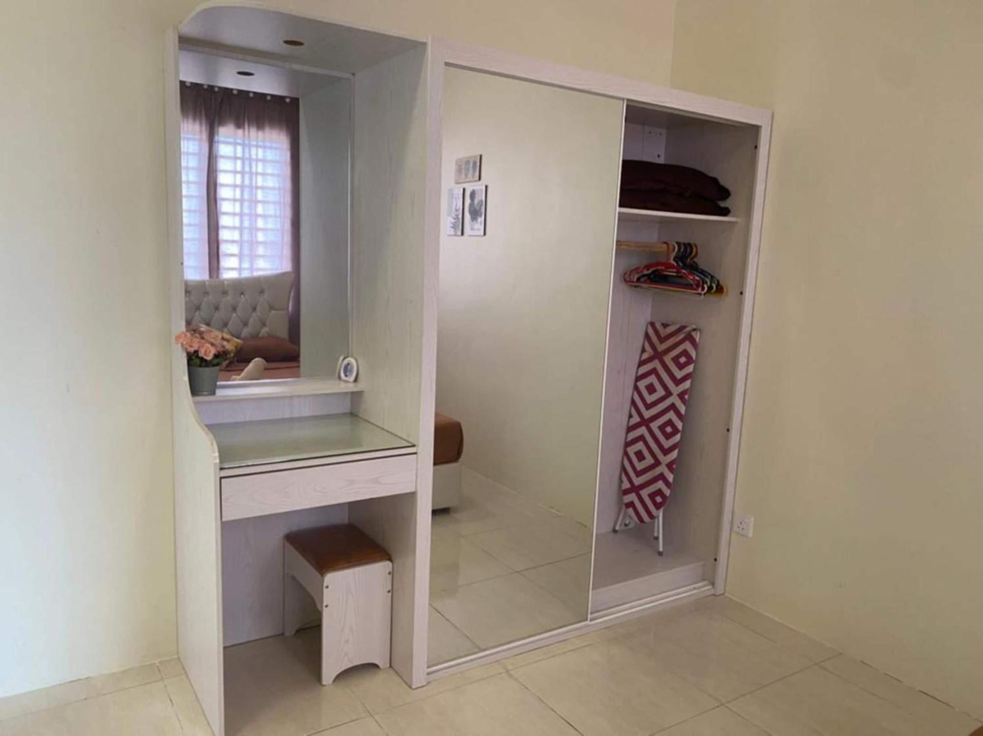 Oyo 91086 Bayu Service Apartment Kuah Exterior photo