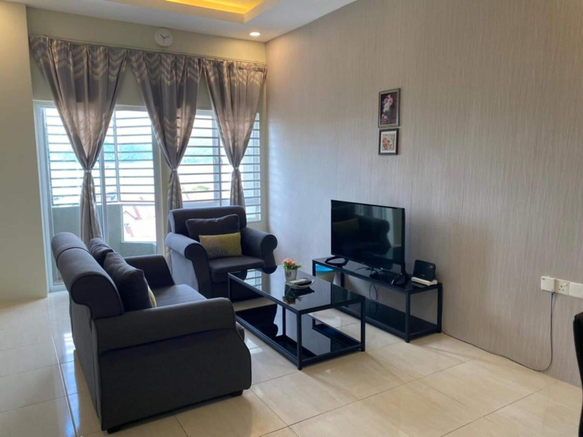 Oyo 91086 Bayu Service Apartment Kuah Exterior photo
