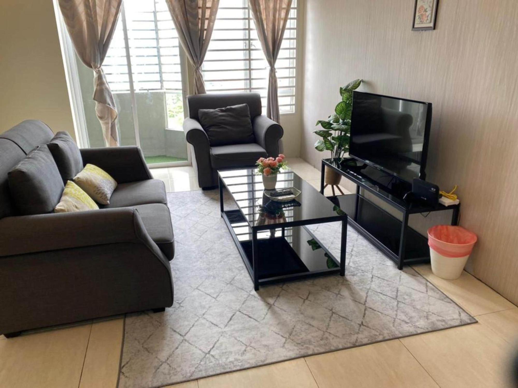 Oyo 91086 Bayu Service Apartment Kuah Exterior photo