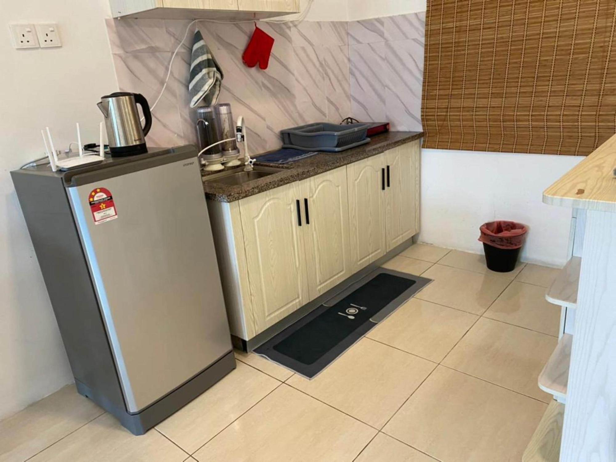 Oyo 91086 Bayu Service Apartment Kuah Exterior photo