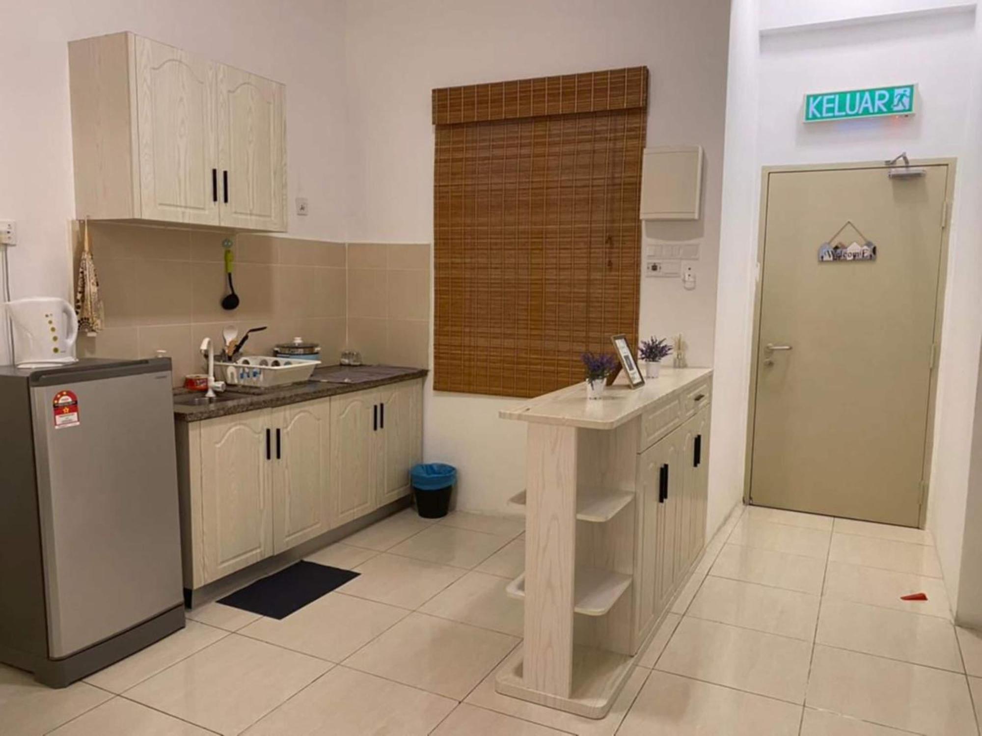 Oyo 91086 Bayu Service Apartment Kuah Exterior photo